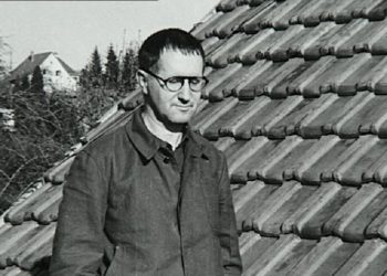 Além de dramaturgo, Brecht foi teórico do teatro e defensor de uma arte crítica, racional e politizada. Foto: Reprodução/Bertolt Brecht