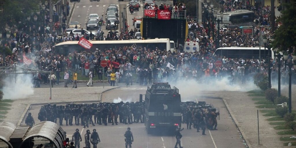 Materiais da Condor S/A foram usados no massacre contra professores no 29 de abril. Foto: Divulgação