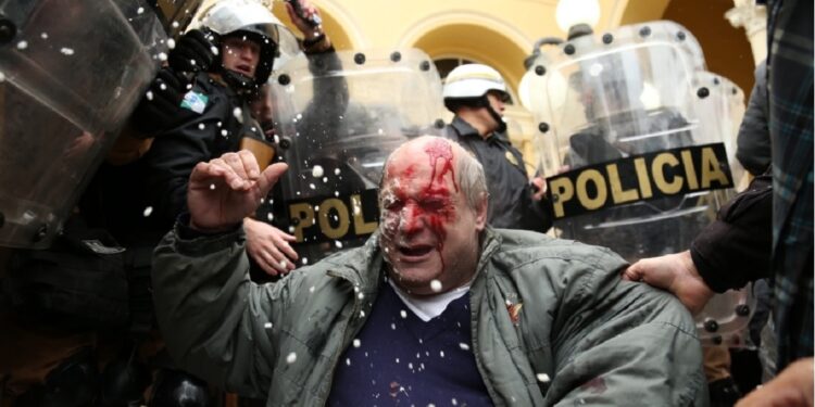 Curta-metragem resgata a tensão do confronto de 29 de abril em Curitiba. Foto: Divulgação Curta-metragem resgata a tensão do confronto de 29 de abril em Curitiba. Foto: Divulgação