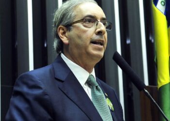 Deputados pedem Conselho de Ética após provas de contas secretas desmentirem depoimento de Cunha na CPI. Foto: Laycer Tomaz/Câmara dos Deputados


Fonte: Agência Senado