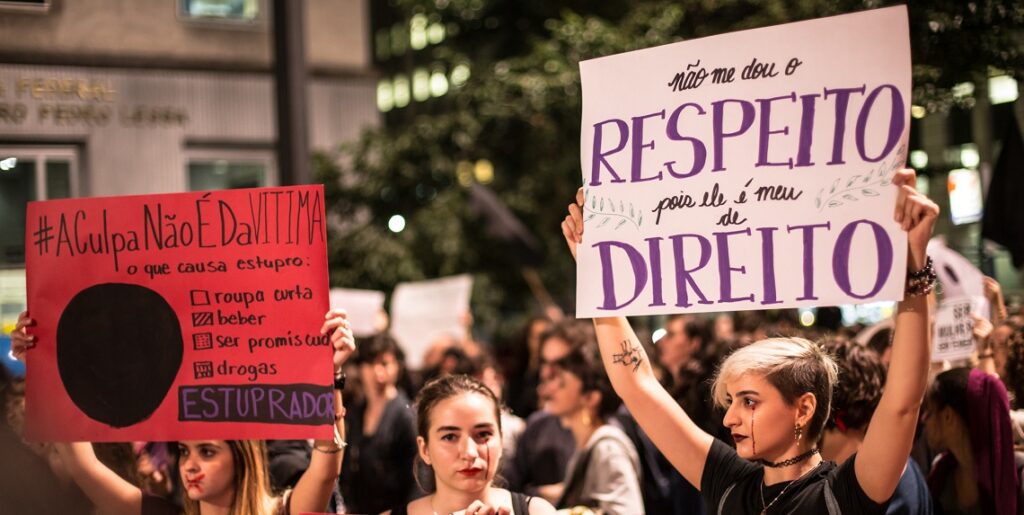 Mulheres de diferentes idades unificam discursos por igualdade e segurança nos espaços públicos. Foto: Reprodução/Internet