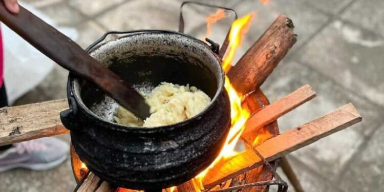Entre lendas e tradições, a culinária guarani e missioneira se encontra no prato que atravessou gerações como símbolo de resistência e união. Foto: Reprodução/Internet Entre lendas e tradições, a culinária guarani e missioneira se encontra no prato que atravessou gerações como símbolo de resistência e união. Foto: Reprodução/Internet