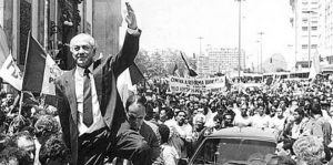 Exilado por 15 anos no Uruguai durante o período da ditadura, Brizola voltou ao Brasil em 1979 - Foto Reprodução