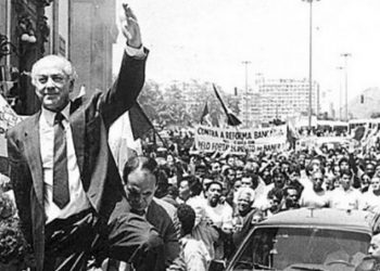 Exilado por 15 anos no Uruguai durante o período da ditadura, Brizola voltou ao Brasil em 1979 - Foto Reprodução