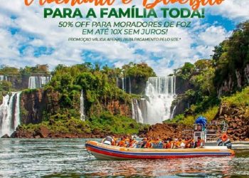 O passeio de barco do Macuco Safári chega bem perto das quedas para o visitante se batizar nas águas das Cataratas do Iguaçu. Foto: Marcos Labanca