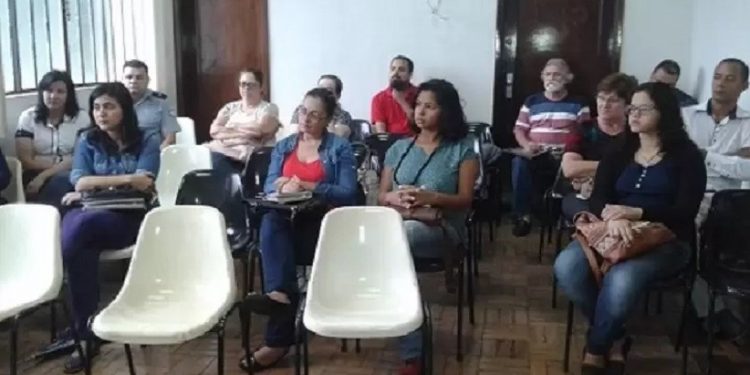 Representantes do CMPC reúnem-se em Foz para fiscalizar a aplicação de recursos na cultura. Foto: CMPC