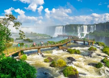 As Cataratas do Iguaçu são um dos cartões-postais mais conhecidos do país