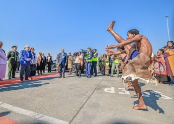 Presidente Lula na chegada a Joanesburgo para a Cúpula do BRICS: aposta num multilateralismo mais eficaz - Foto: Ricardo Stuckert (PR)
