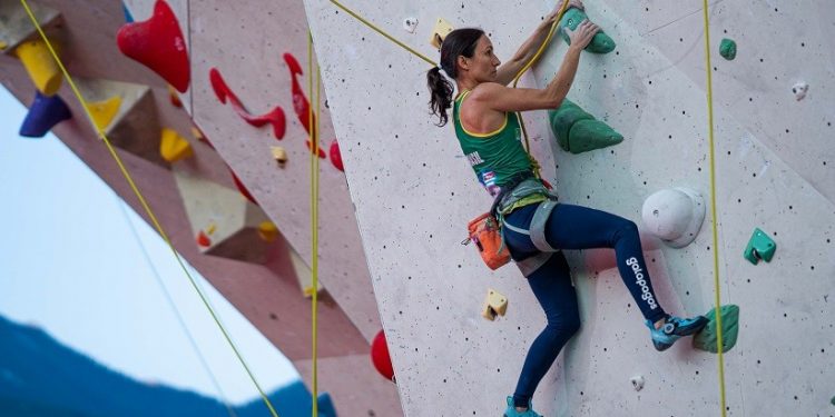 Innsbruck (AUT), 13 June 2023: DIAS Marina Of Brasil competes in the women's Lead final during the 2023 IFSC Paraclimbing World Cup in Innsbruck (AUT). Innsbruck (AUT), 13 June 2023: DIAS Marina Of Brasil competes in the women's Lead final during the 2023 IFSC Paraclimbing World Cup in Innsbruck (AUT).