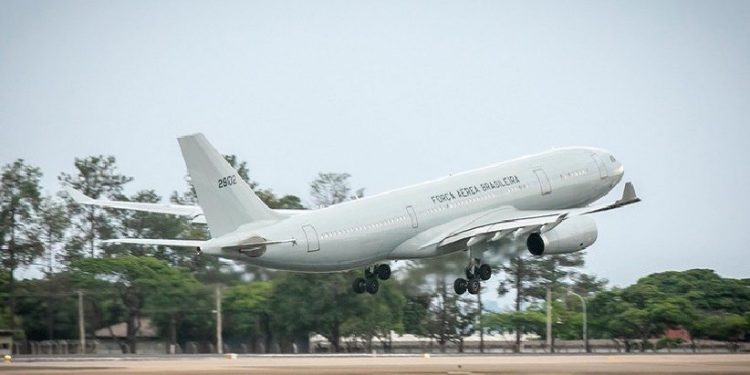 Aeronave KC-30, uma das utilizadas para a repatriação de brasileiros na Operação Voltando em Paz - Foto: Sgt. Viegas/FAB Aeronave KC-30, uma das utilizadas para a repatriação de brasileiros na Operação Voltando em Paz - Foto: Sgt. Viegas/FAB