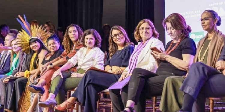 Lançada nesta quarta-feira (25), em Brasília, a iniciativa mobilizou governos locais, empresários, instituições de ensino, ONGs, torcidas organizadas, times de futebol, artistas, lideranças religiosas e sociedade civil - Foto: Claudio Kbene/PR