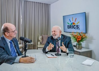 Lula durante o programa de entrevistas semanal com o jornalista Marcos Uchôa: relação de reconhecimento histórico e solidariedade com o continente africano. Foto: Ricardo Stuckert / PR