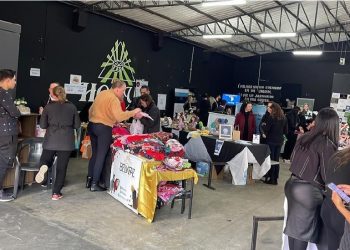 Os estandes da primeira feira Mulheres Empreendedoras em Ação