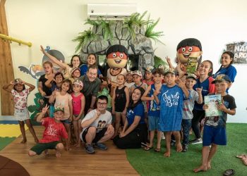 Espaço Kids do DoubleTree by Hilton Foz, é inaugurado com crianças da AFA
