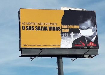 Outdoor em defesa do SUS e pelo fim do governo Bolsonaro em Florianópolis (Foto: Rede Nacional de Médicas e Médicos Populares - Foto: Divulgação)