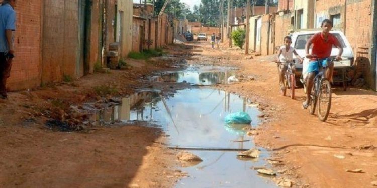 Mais de 35 milhões de pessoas também vivem sem água tratada em todo o país | Agência Brasil Mais de 35 milhões de pessoas também vivem sem água tratada em todo o país | Agência Brasil