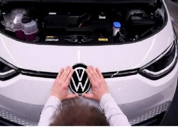 volksvagem-e-mercedes-benz-paralizam-fabricas-no-brasil-fronteiralivre