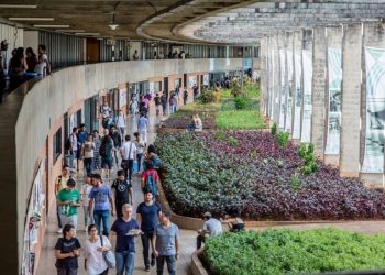 Em todo o país, o Desenrola FIES já beneficiou mais de 253 mil pessoas - Foto: Secom/UnB