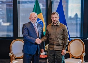 Lula e Zelensky tiveram o primeiro encontro reservado desde a posse do presidente brasileiro, em janeiro de 2023 - Foto: Ricardo Stuckert/PR