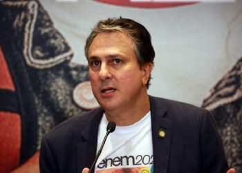 O ministro Camilo Santana afirmou que a prioridade é oferecer condições especiais para os estudantes e ex-estudantes equacionarem as dívidas. Foto: Luis Fortes/MEC