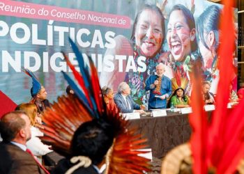 Presidente Luiz Inácio Lula da Silva durante reunião do Conselho Nacional de Política Indigenista (CNPI), no Palácio da Justiça - Foto: Ricardo Stuckert / PR