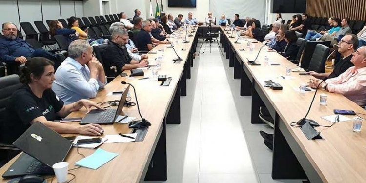 Observatório Social apresentou o estudo na ACIFI, para lideranças empresariais e da sociedade civil – foto Divulgação Observatório Social apresentou o estudo na ACIFI, para lideranças empresariais e da sociedade civil – foto Divulgação