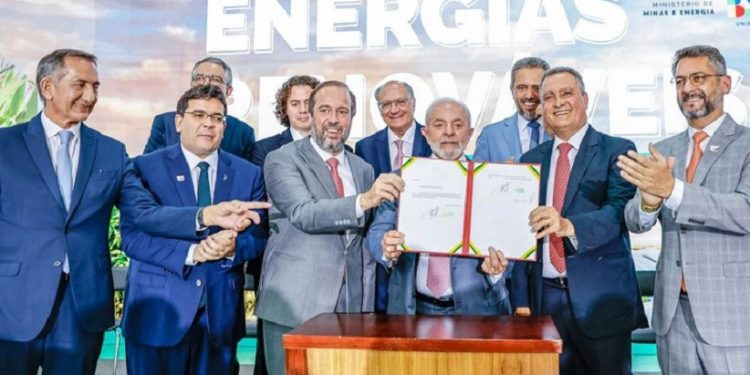 Presidente Lula durante cerimônia de assinatura da Medida Provisória das Energias Renováveis e da Redução dos Impactos Tarifários, no Palácio do Planalto - Foto: Ricardo Stuckert/PR Presidente Lula durante cerimônia de assinatura da Medida Provisória das Energias Renováveis e da Redução dos Impactos Tarifários, no Palácio do Planalto - Foto: Ricardo Stuckert/PR