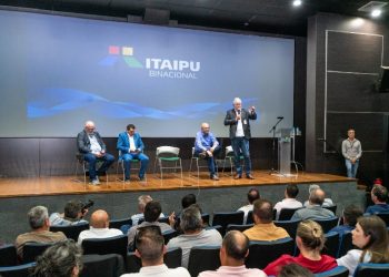 Reunião na quarta-feira, dia 30. Foto: Sara Cheida/Itaipu Binacional