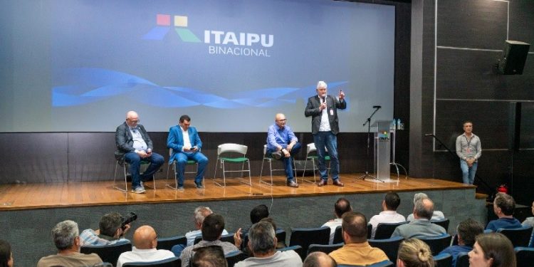 Reunião na quarta-feira, dia 30. Foto: Sara Cheida/Itaipu Binacional Reunião na quarta-feira, dia 30. Foto: Sara Cheida/Itaipu Binacional