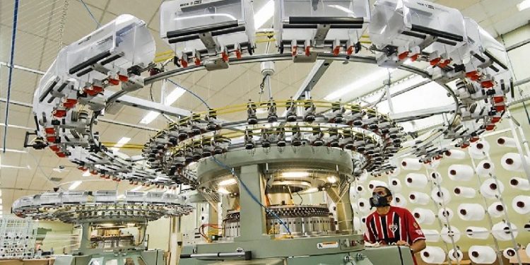 De acordo com a CNI, o faturamento do setor teve queda de 1% na comparação com o mesmo semestre de 2018. //Divulgação
Leia mais em: https://veja.abril.com.br/economia/industria-ficou-estagnada-no-1o-semestre-diz-cni/ De acordo com a CNI, o faturamento do setor teve queda de 1% na comparação com o mesmo semestre de 2018. //Divulgação
Leia mais em: https://veja.abril.com.br/economia/industria-ficou-estagnada-no-1o-semestre-diz-cni/