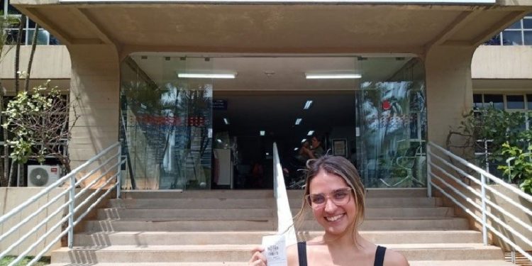 A psicóloga Paula Melo, 27 anos, afirma que doar sangue é um dos principais atos de caridade que ela realiza. “O que me motiva a doar sangue é o bem, é ajudar as pessoas” - Foto: Jessica Gomes/SECOM A psicóloga Paula Melo, 27 anos, afirma que doar sangue é um dos principais atos de caridade que ela realiza. “O que me motiva a doar sangue é o bem, é ajudar as pessoas” - Foto: Jessica Gomes/SECOM