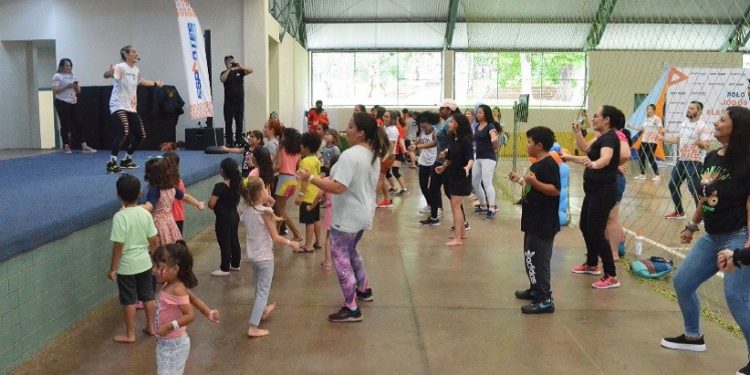 Aula de zumba é uma das atrações do Movimenta Foz Aula de zumba é uma das atrações do Movimenta Foz