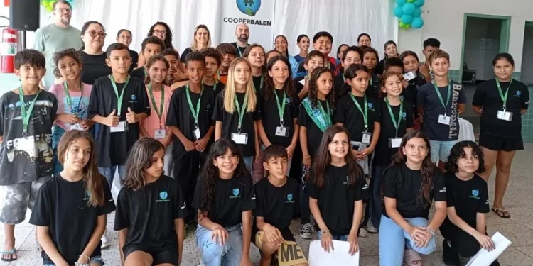 Cooperativa Mirim Cooperbalen, parceria da Escola Municipal Suzana Moraes Balen e Sicoob Três Fronteiras – foto: Divulgação Cooperativa Mirim Cooperbalen, parceria da Escola Municipal Suzana Moraes Balen e Sicoob Três Fronteiras – foto: Divulgação