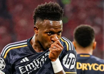 Vini Jr. abriu o placar para o Real Madrid contra o Bayern de Munique pelo jogo de ida da semifinal da Champions League Reprodução/Twitter Real Madrid