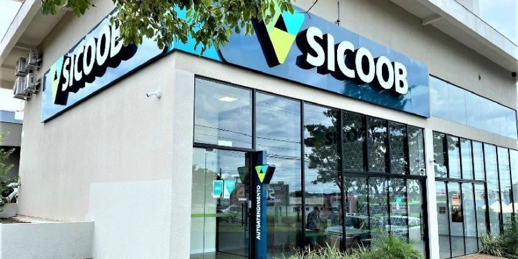 Sicoob dispõe de soluções financeiras personalizadas e acessíveis - foto Divulgação Sicoob dispõe de soluções financeiras personalizadas e acessíveis - foto Divulgação