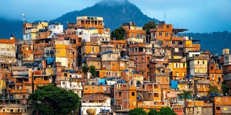 A Frente Parlamentar em Defesa das Favelas e Respeito à Cidadania de seus Moradores e seu Desenvolvimento Urbano será uma organização suprapartidária em prol das favelas e do desenvolvimento urbano | Foto: Freepik A Frente Parlamentar em Defesa das Favelas e Respeito à Cidadania de seus Moradores e seu Desenvolvimento Urbano será uma organização suprapartidária em prol das favelas e do desenvolvimento urbano | Foto: Freepik
