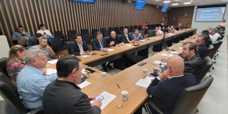 Plenária debateu propostas para agenda de desenvolvimento de Foz do Iguaçu - foto Divulgação Plenária debateu propostas para agenda de desenvolvimento de Foz do Iguaçu - foto Divulgação