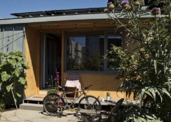 Em Seattle, a iniciativa pioneira, as casas são construídas com doações da comunidade e ajuda de voluntários - Foto Divulgação/Block Project