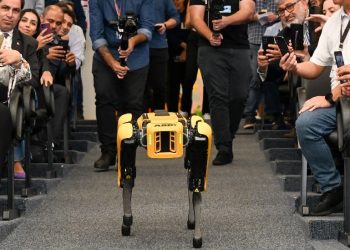 Exibido no evento, cão-robô será testado no laboratório recém-inaugurado.