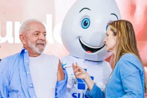 O presidente Lula recebeu o imunizante contra a gripe, na manhã desta segunda-feira, 8 de abril, no Palácio do Planalto - Foto: Ricardo Stuckert/PR O presidente Lula recebeu o imunizante contra a gripe, na manhã desta segunda-feira, 8 de abril, no Palácio do Planalto - Foto: Ricardo Stuckert/PR