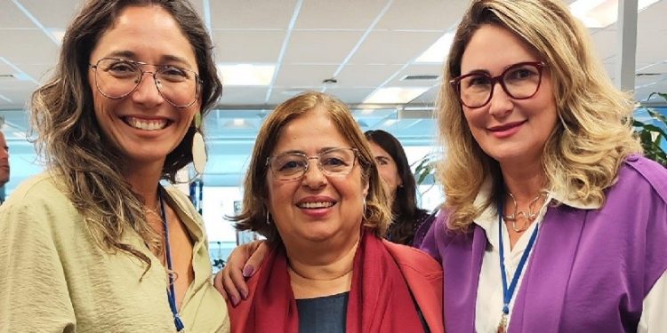 Lígia Soares, a ministra da Mulher, Cida Gonçalves, e Silvana Vitorassi. Foto: Divulgação/Itaipu Binacional Lígia Soares, a ministra da Mulher, Cida Gonçalves, e Silvana Vitorassi. Foto: Divulgação/Itaipu Binacional
