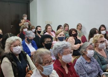 Professores e funcionários aposentados das cidades da região participaram do encontro – Foto: Assessoria