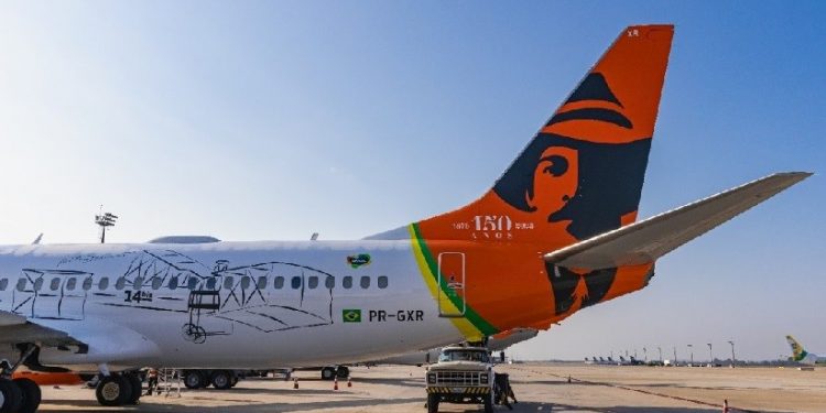 Detalhes da pintura comemorativa aos 150 anos de Santos Dumont

(Divulgação GOL/ @alisson.aviation)