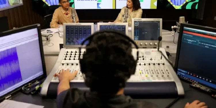 Marina Silva sobre a necessidade de mitigar os efeitos das mudanças climáticas: "A natureza sempre vai reagir numa proporção incomparavelmente maior do que a nossa capacidade de conter os seus efeitos colaterais". Foto: Marcelo Camargo/Agência B Marina Silva sobre a necessidade de mitigar os efeitos das mudanças climáticas: "A natureza sempre vai reagir numa proporção incomparavelmente maior do que a nossa capacidade de conter os seus efeitos colaterais". Foto: Marcelo Camargo/Agência B