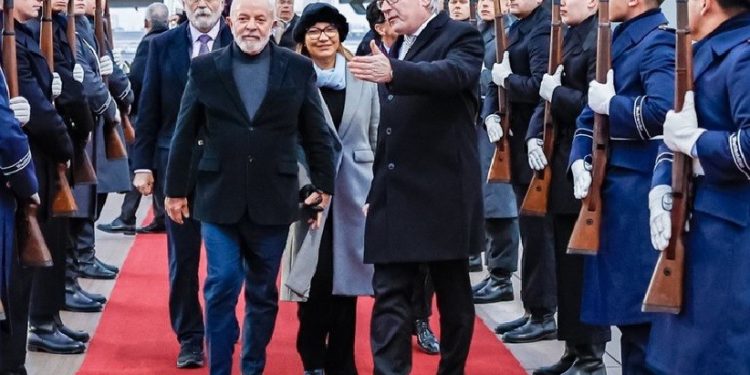 Presidente Lula e missão brasileira permanecem em Berlim (Alemanha) até terça-feira, 5 de dezembro - Foto: Ricardo Stuckert / PR Presidente Lula e missão brasileira permanecem em Berlim (Alemanha) até terça-feira, 5 de dezembro - Foto: Ricardo Stuckert / PR