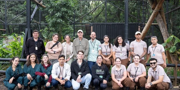 Equipe do Refúgio Biológico de Itaipu. Foto: Rafa Kondlatsch/Itaipu. Equipe do Refúgio Biológico de Itaipu. Foto: Rafa Kondlatsch/Itaipu.