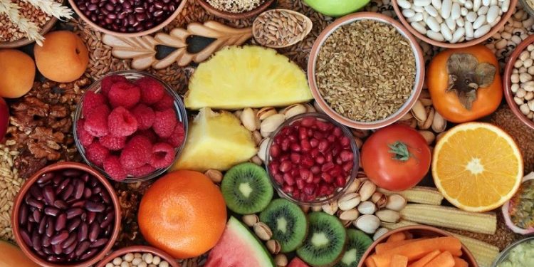 Aposte nas frutas, legumes, verduras, oleaginosas e leguminosas como aliadas contra a depressão — Foto: Istock Getty Images Aposte nas frutas, legumes, verduras, oleaginosas e leguminosas como aliadas contra a depressão — Foto: Istock Getty Images