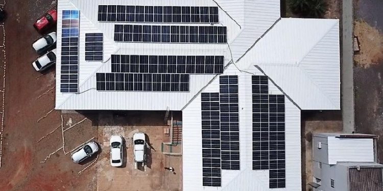 Placas solares reduziram gastos de energia em 28% no Grupo Integrado - Foto: Efi Energy