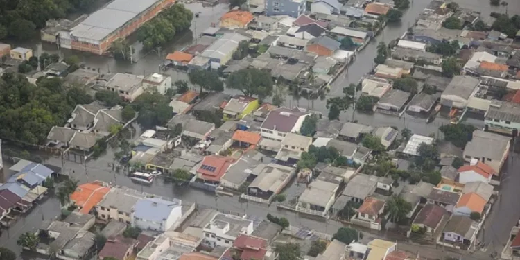 Municípios gaúchos afetados pelas fortes enchentes precisam seguir o passo a passo e cadastrar os moradores para que eles possam receber o Auxílio Reconstrução (Foto: Ricardo Stuckert/ Secom-PR) Municípios gaúchos afetados pelas fortes enchentes precisam seguir o passo a passo e cadastrar os moradores para que eles possam receber o Auxílio Reconstrução (Foto: Ricardo Stuckert/ Secom-PR)