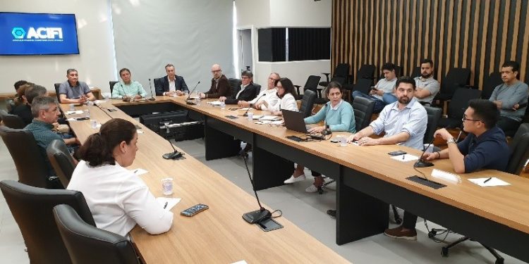Classe empresarial é contra o aumento do valor da hora e da regularização cobrado dos motoristas – foto divulgação Classe empresarial é contra o aumento do valor da hora e da regularização cobrado dos motoristas – foto divulgação